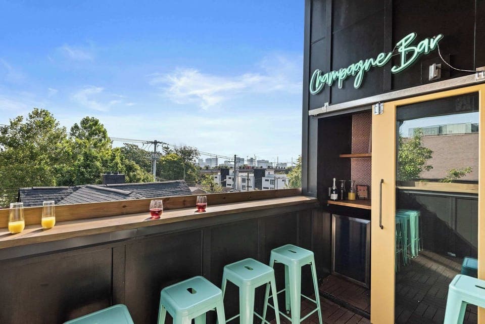 2 x Third floor patio bars with Nashville skyline views!