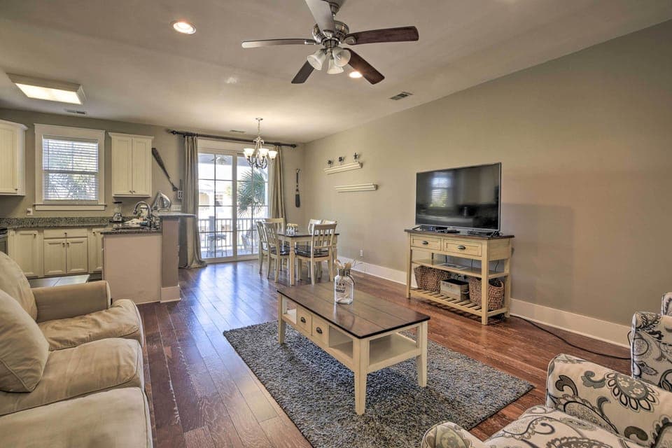 Interior | Open Floor Plan | Free WiFi