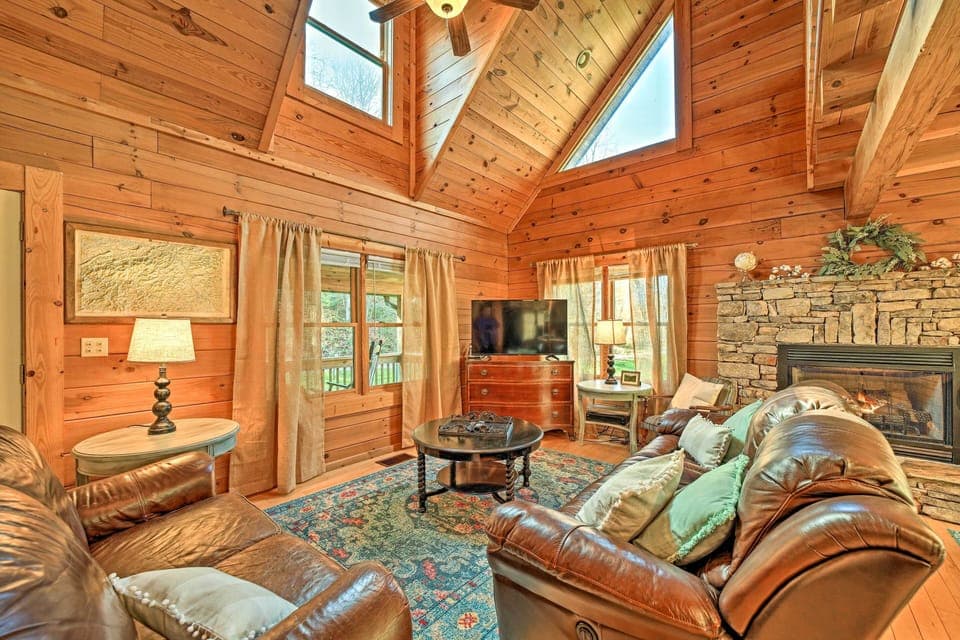 Bryson City Vacation Rental | 3BR | 2BA | 1,500 Sq Ft | Stairs Required to Enter