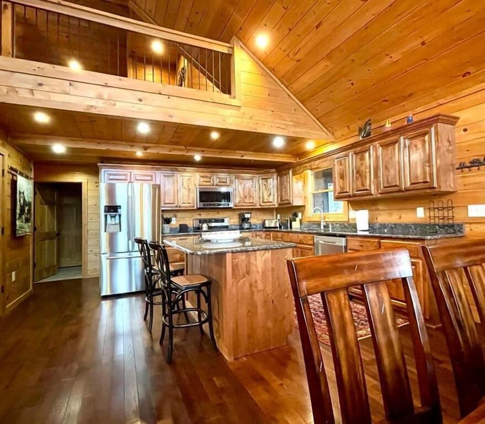 Full Gourmet Kitchen