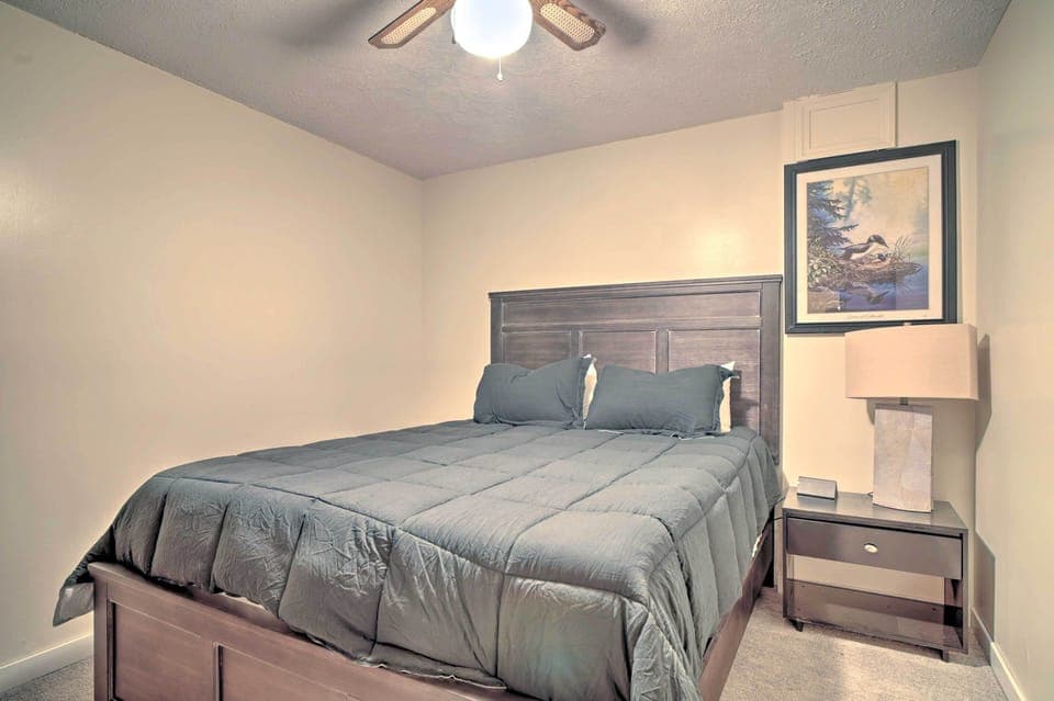 Bedroom 4 | Queen Bed | 1st Floor