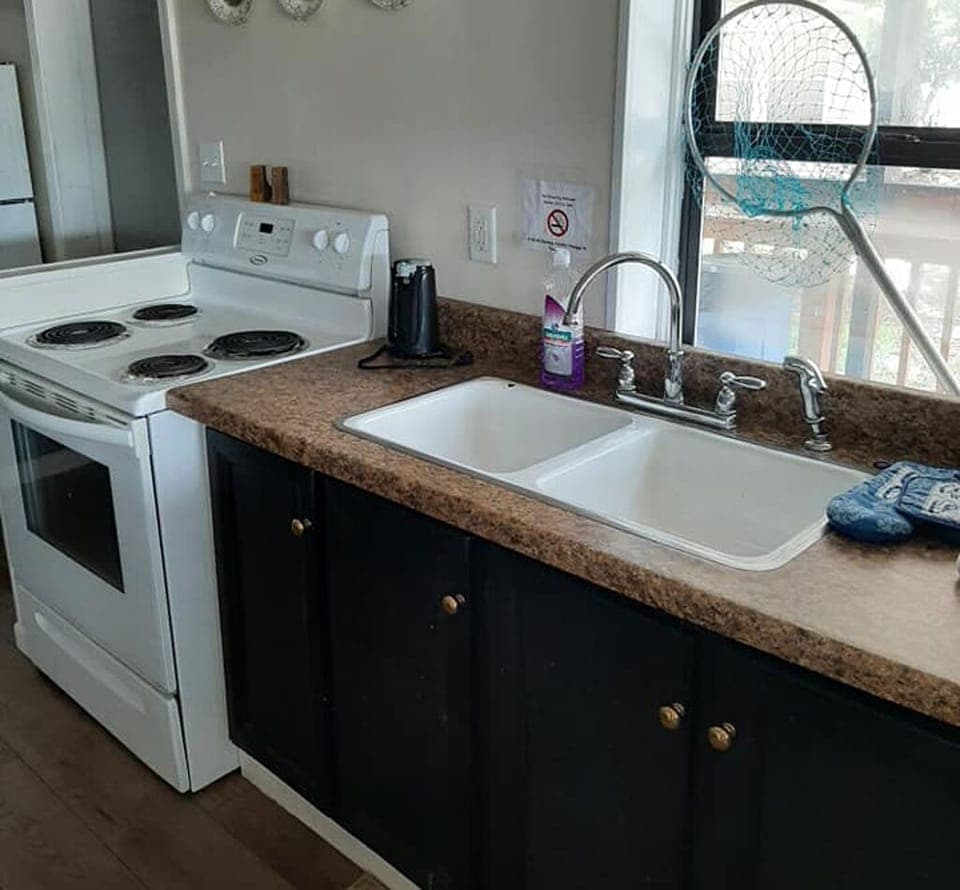 Kitchen amenities. 