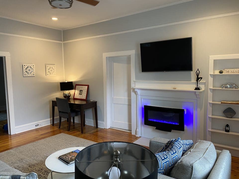 A flex space that allows for work and play!