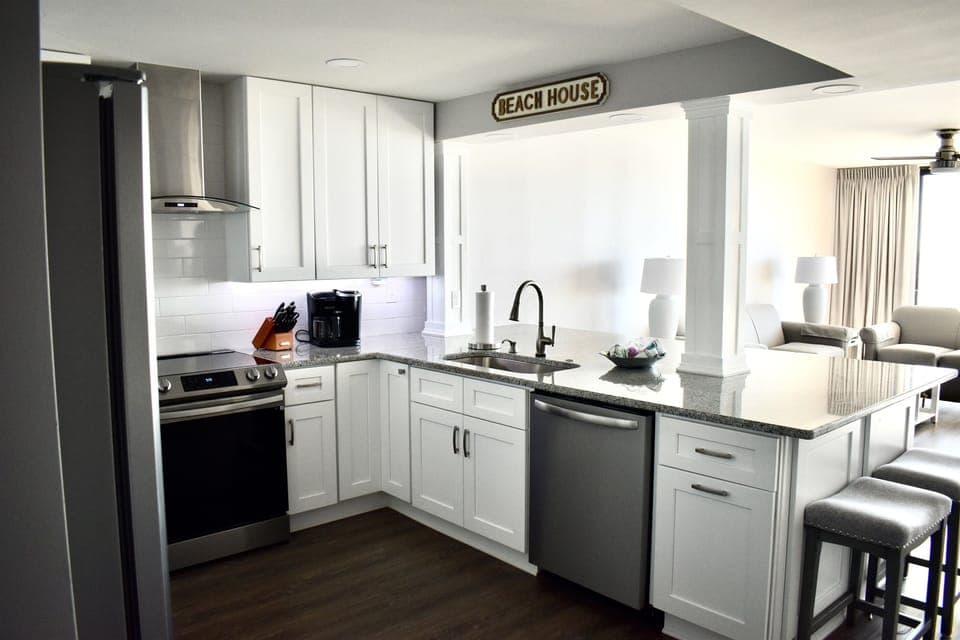 New Cabinets and Granite