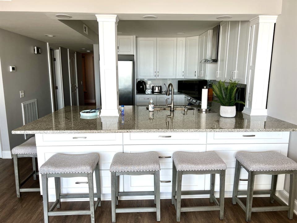 Dining Area Seats 6
