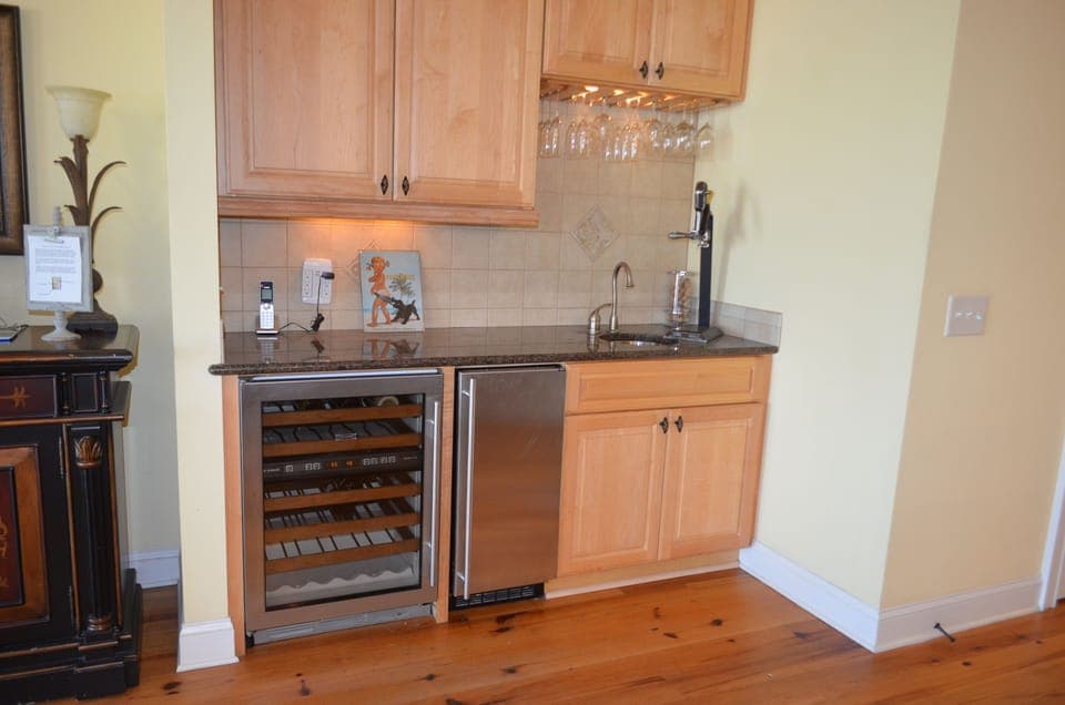 Wet bar