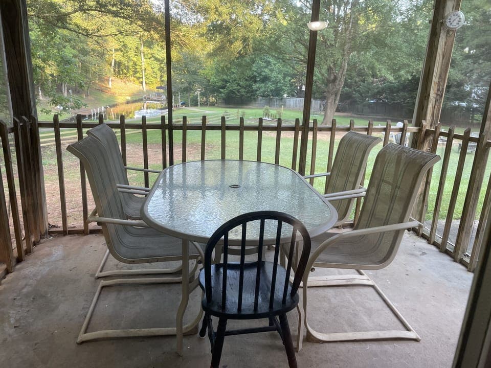 Outdoor dining