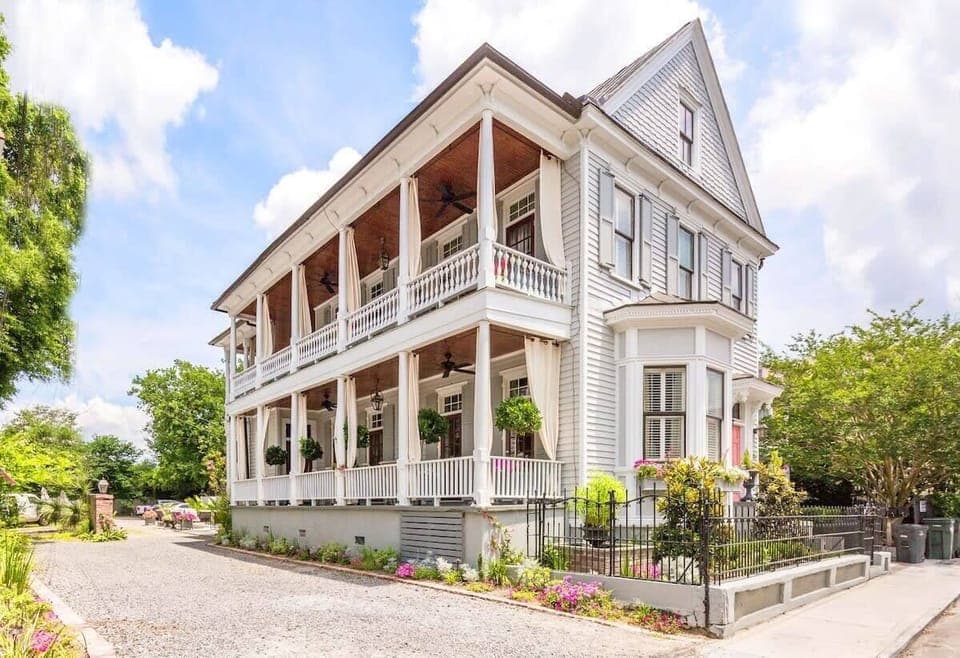 Welcome your Charleston Victorian Home! 