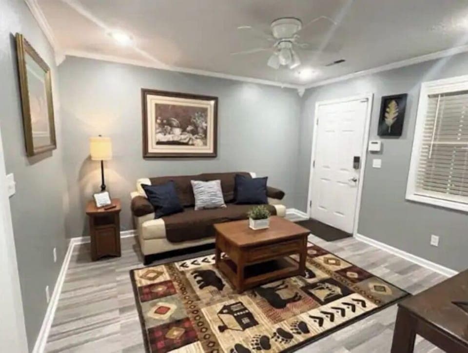 Den Area