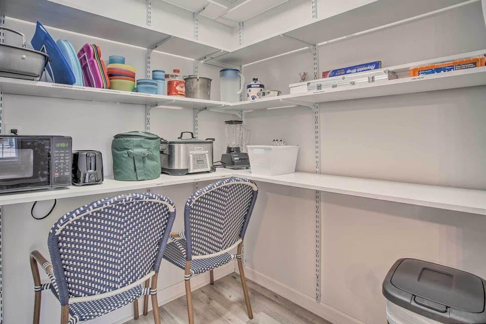 Kitchen Pantry