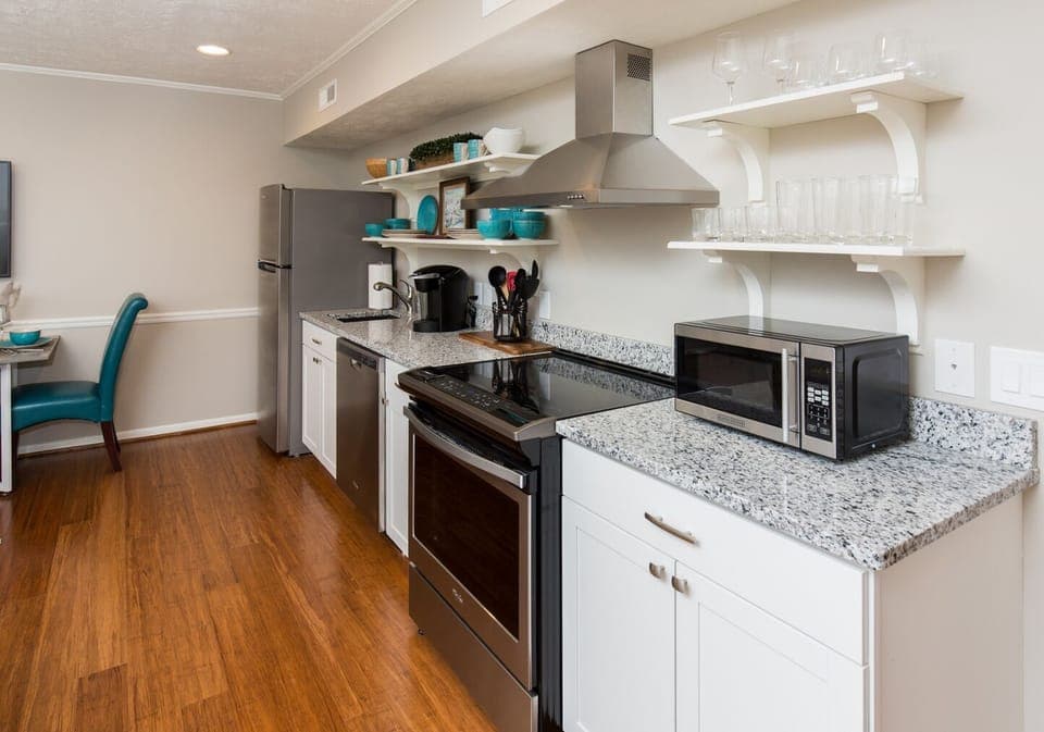 Fully equipped kitchen with Granite Countertops