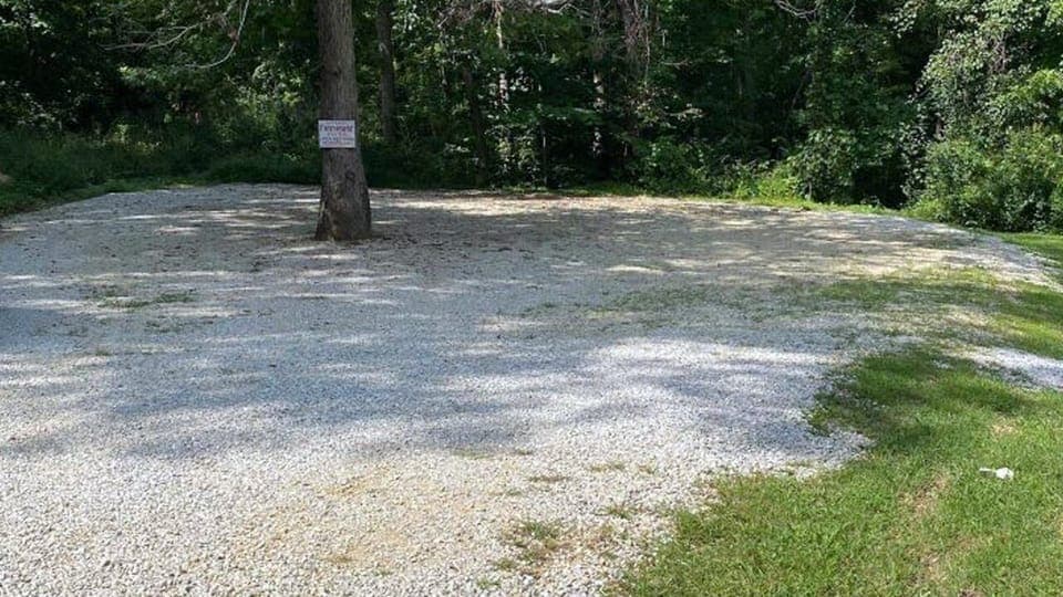 Large, pull-around parking area.