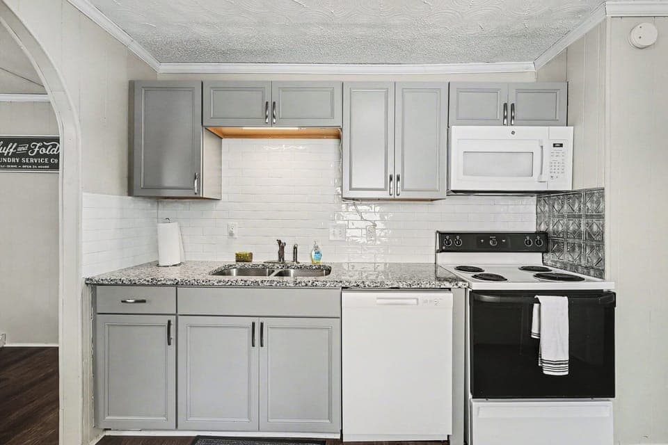 Simple kitchen setup for everyday cooking
