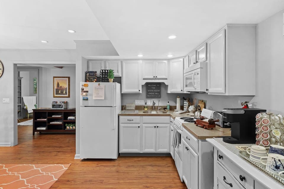Full Kitchen