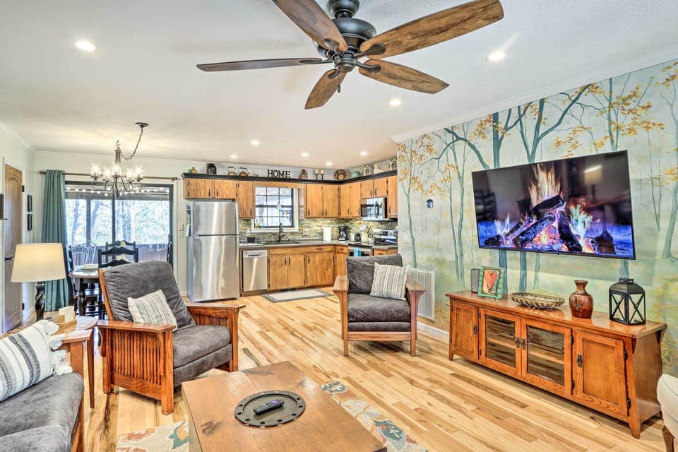 Murphy Vacation Rental | 2BR | 2BA | 1,000 Sq Ft | Stairs Required
