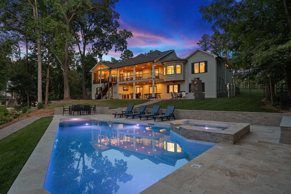 A Good Distraction- perfect lake house retreat!
