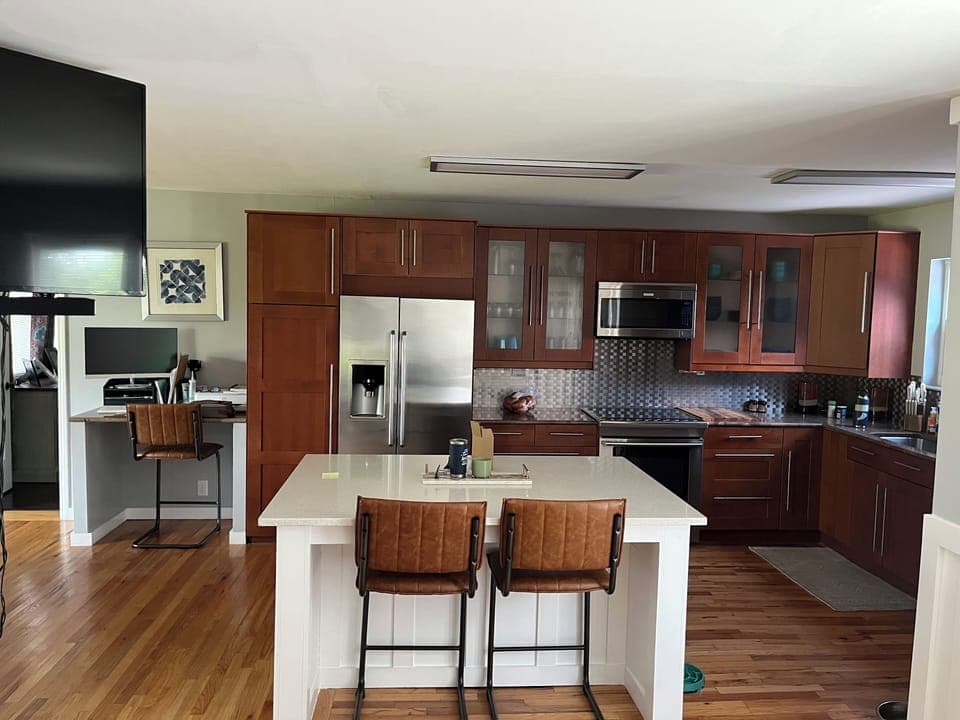 Kitchen with island