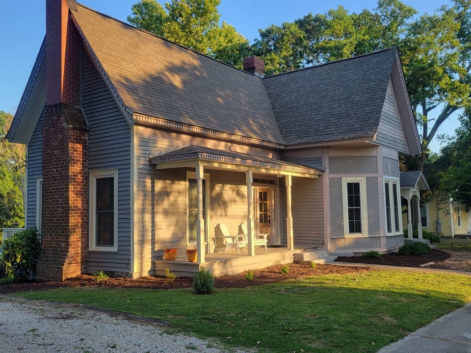 1896 Bungalow 