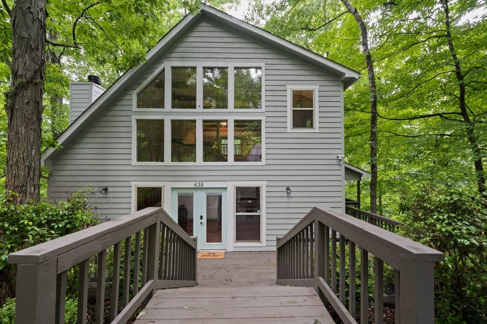 Welcome to Laurel Forest Retreat