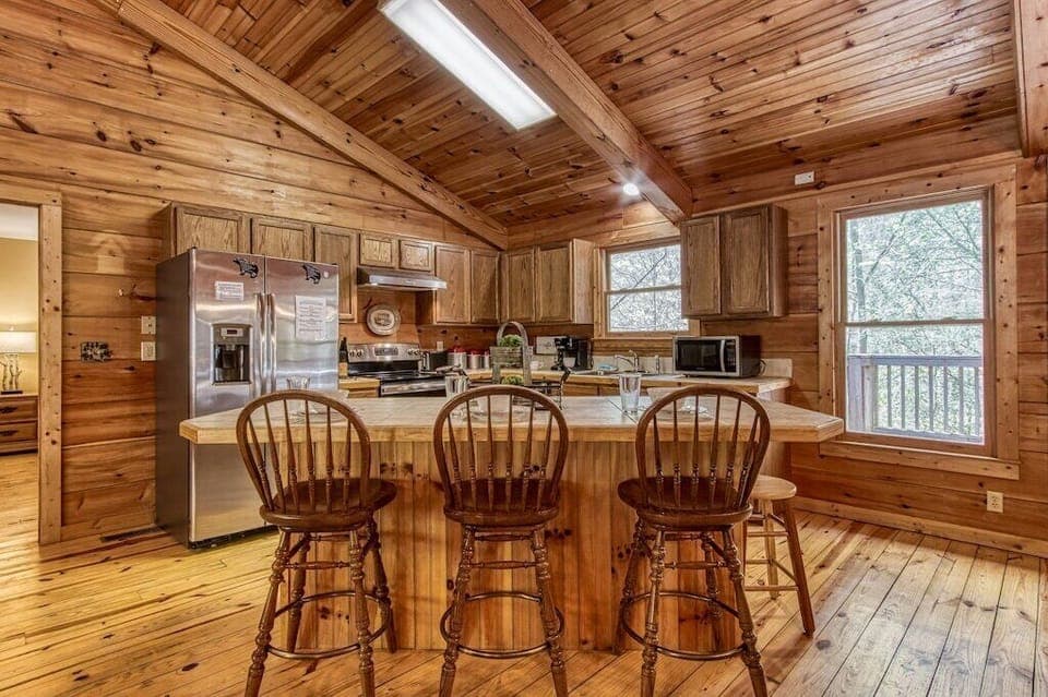 Cades Cove Escape's inviting dining table