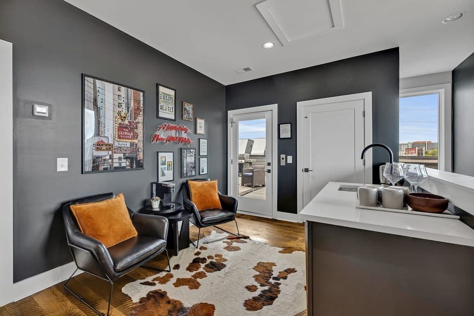 Wet bar/lounge area off of the 3rd story rooftop deck.