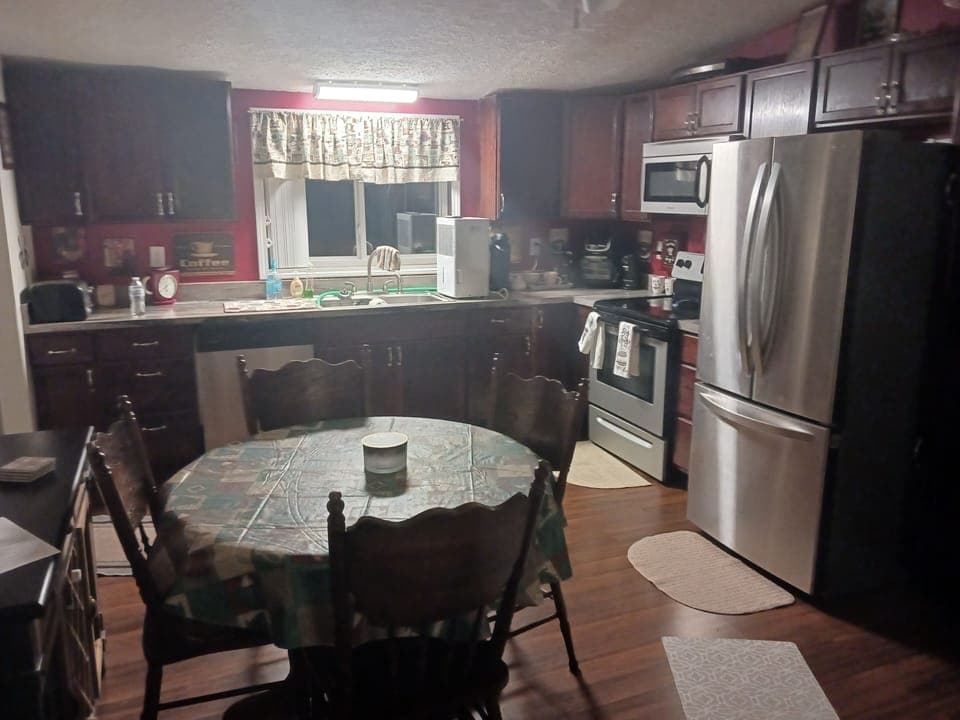 full kitchen