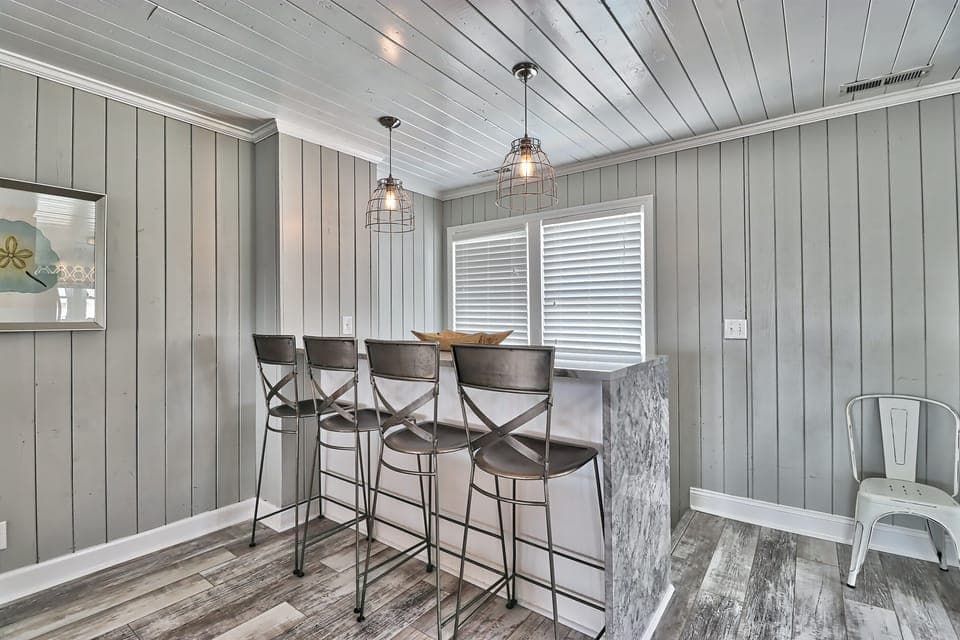 Bar/Eat-in area