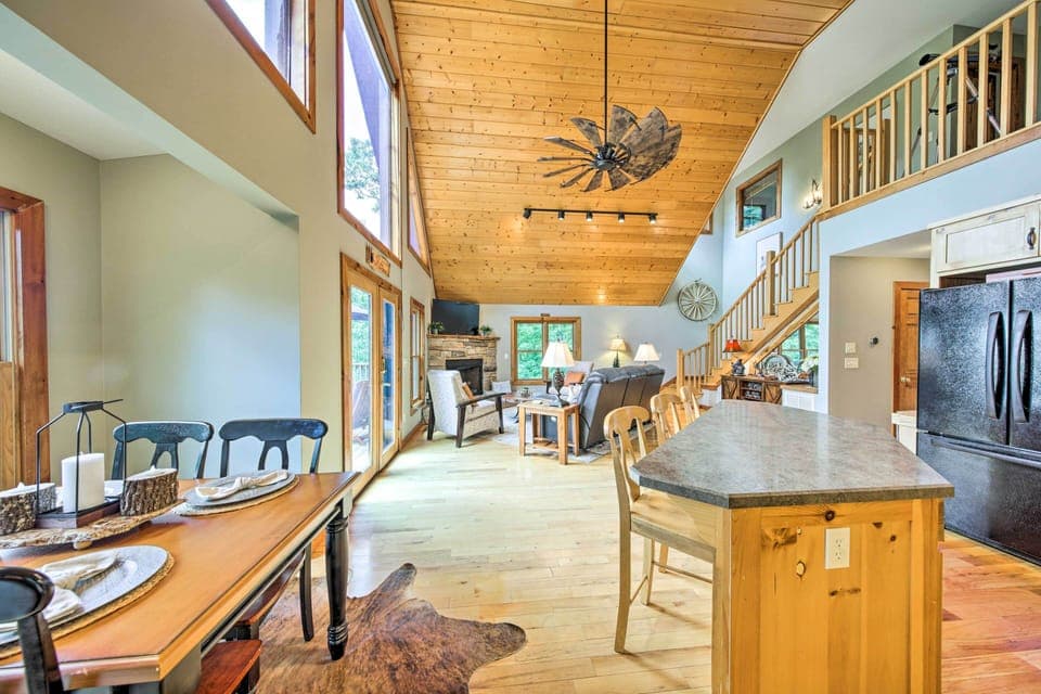 Dining Area | Main Floor