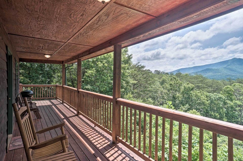 Young Harris Vacation Rental | 3BR | 2BA | Stairs Required | 2,100 Sq Ft