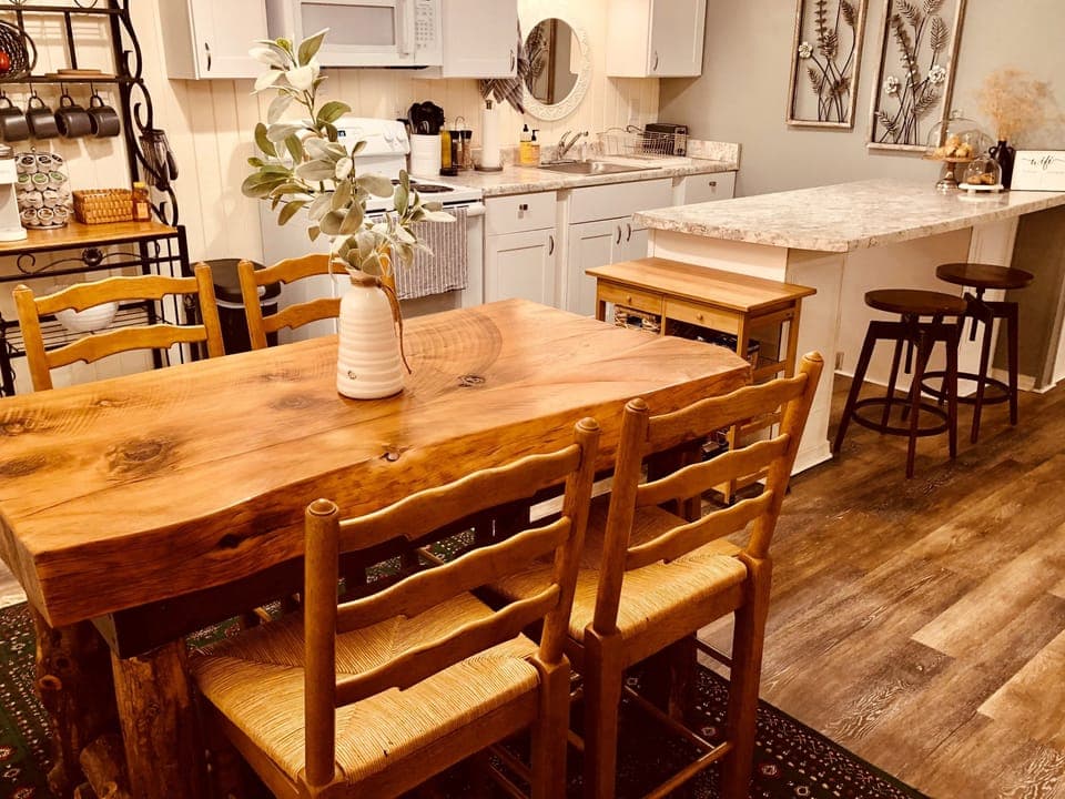 Fully-stocked kitchen with coffee bar. Plenty of seating for 4+