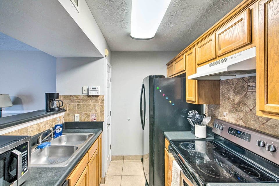 Kitchen | Equipped w/ Cooking Basics