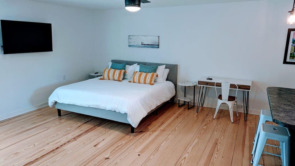 king bed