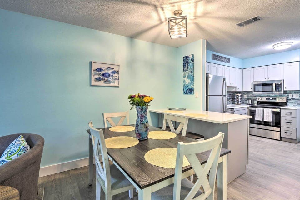 Dining Area | Dishware & Flatware