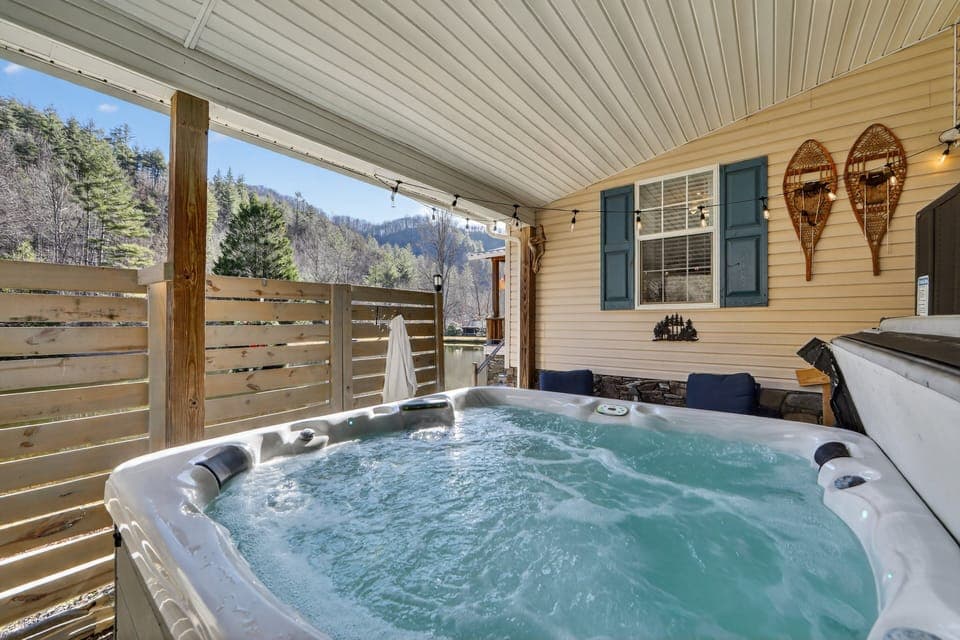 Tub, Indoors, Hot Tub, Architecture, Building