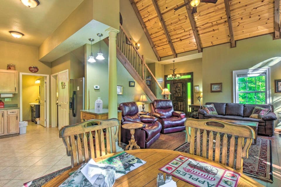 Dining Area | Dishware/Flatware