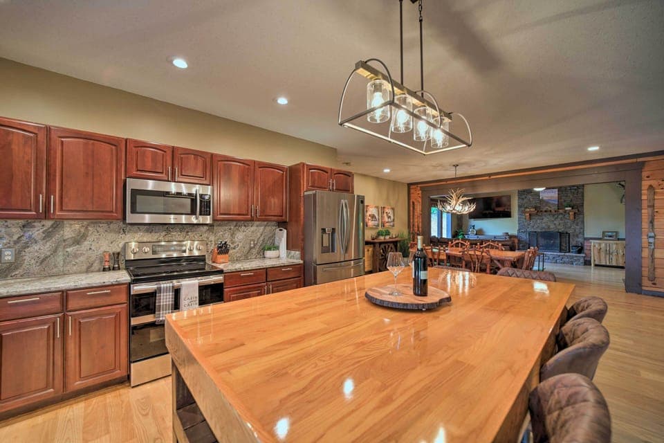 Kitchen | Main Floor