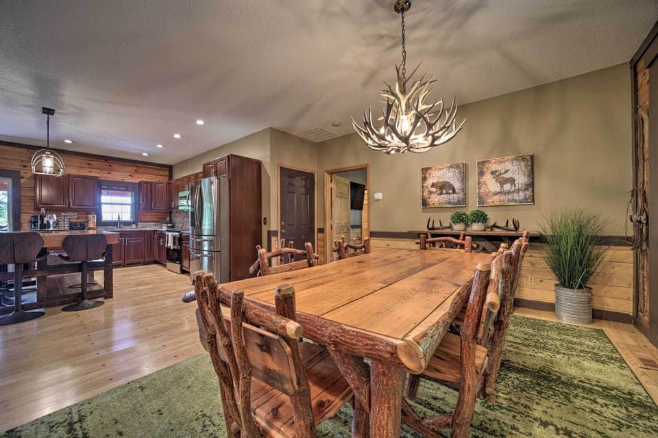 Dining Area | Main Floor
