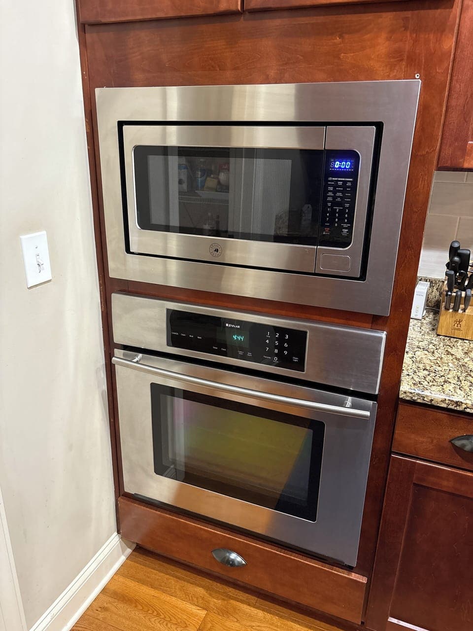 Oven and microwave 