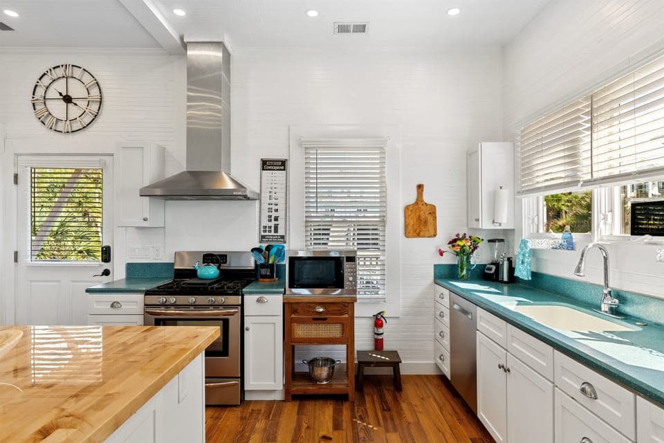 Kitchen at the Pink Retreat