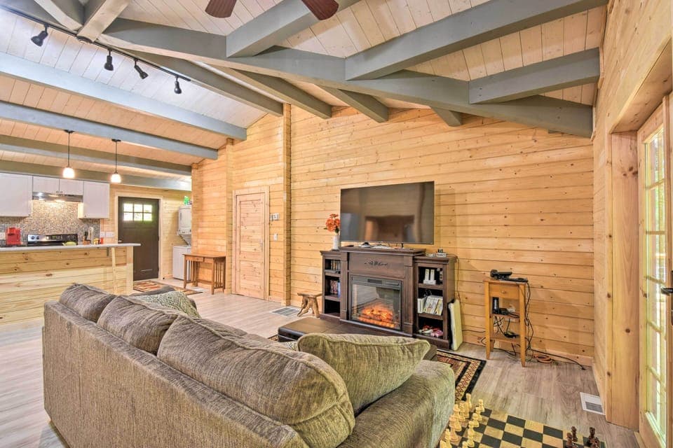 Living Room | Free WiFi | Smart TV | Electric Fireplace | Queen Sleeper Sofa