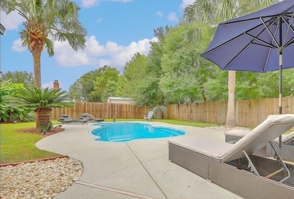 Private pool