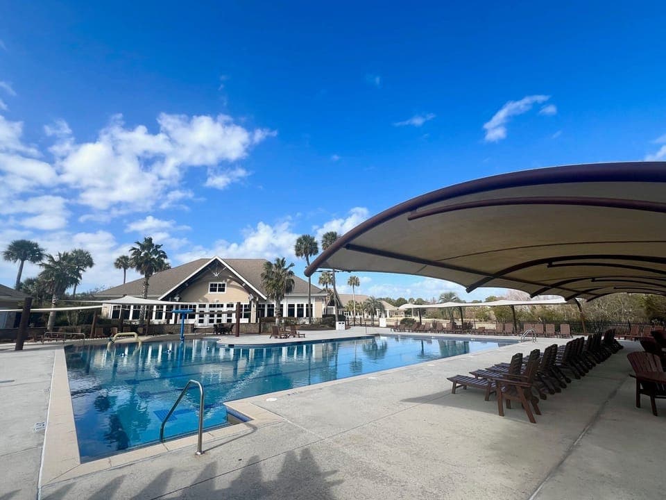 5 Swim Lanes & Seating