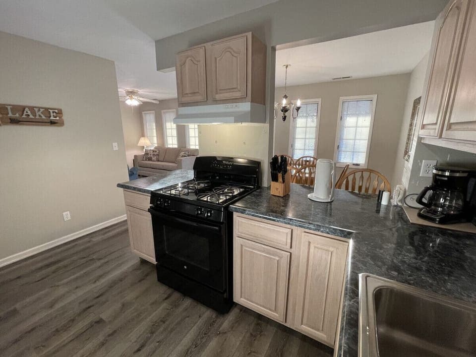 Equipped kitchen for you cooking needs