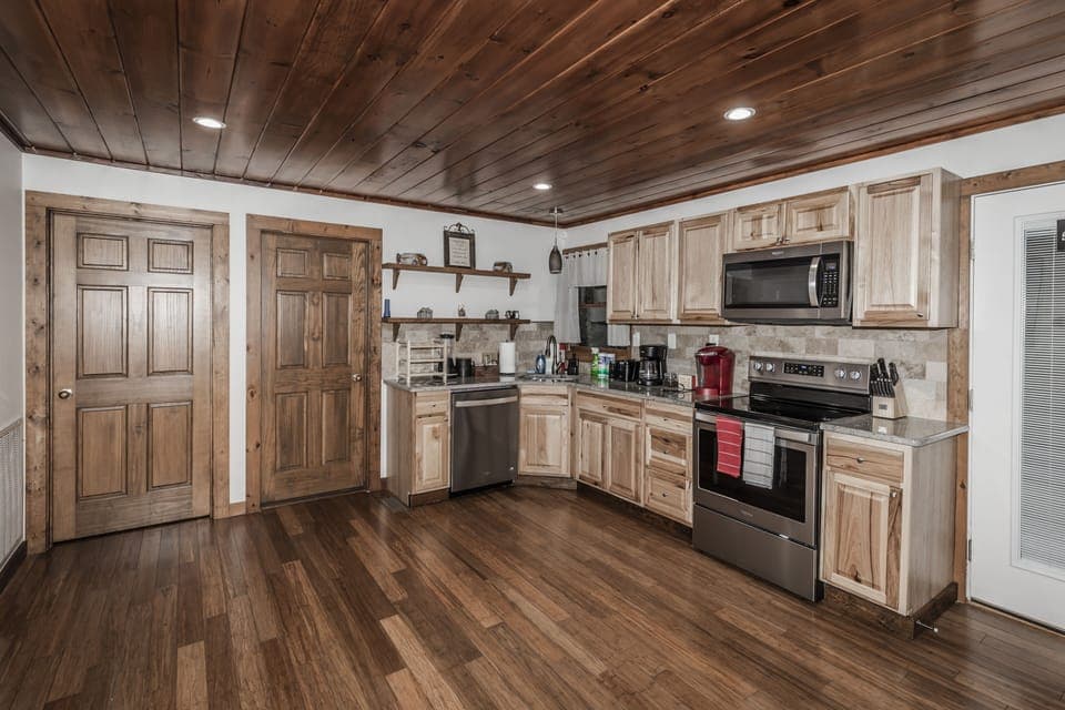 For your safety you will find a fire extinguisher right behind the kitchen sink.