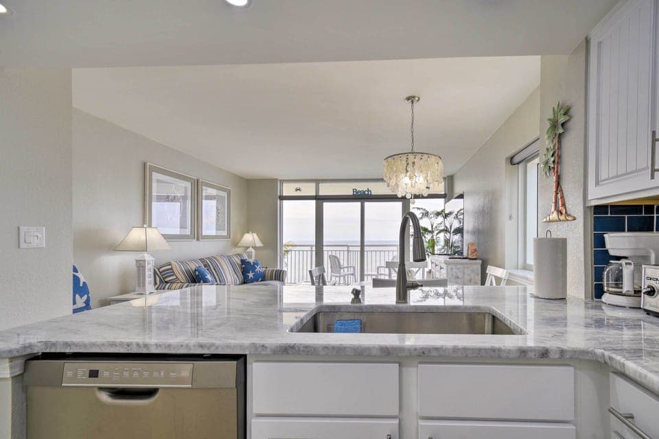 Kitchen | Cooking Basics | Coffee Maker | Paper Towels/Trash Bags Provided