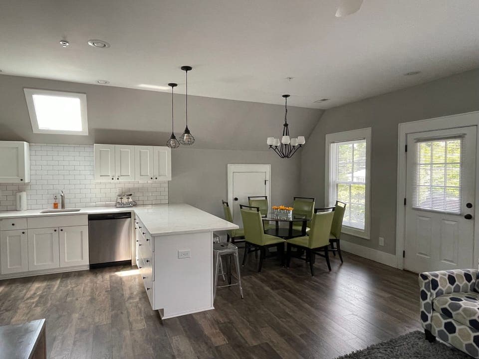 Dining/Kitchen