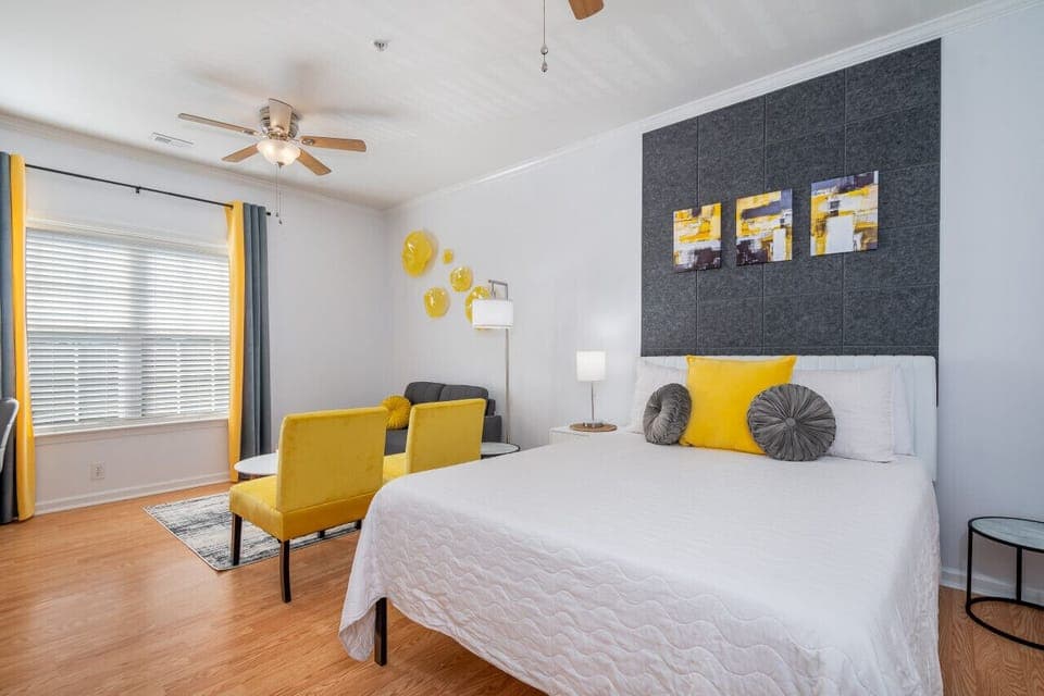 Bedroom- Queen bed