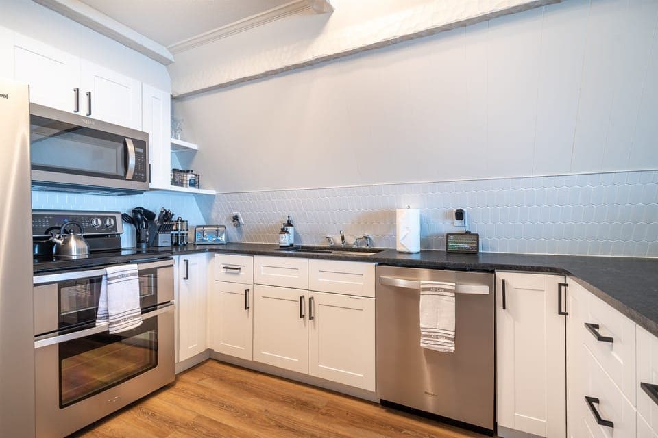 Well stocked kitchen with everything you need