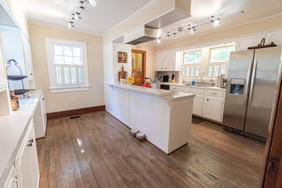 Modern kitchen.