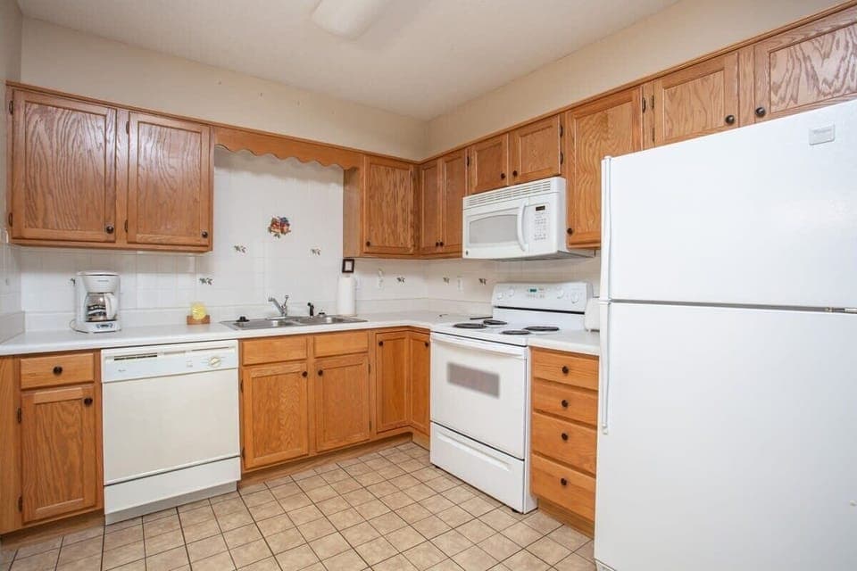 Kitchen Side View!